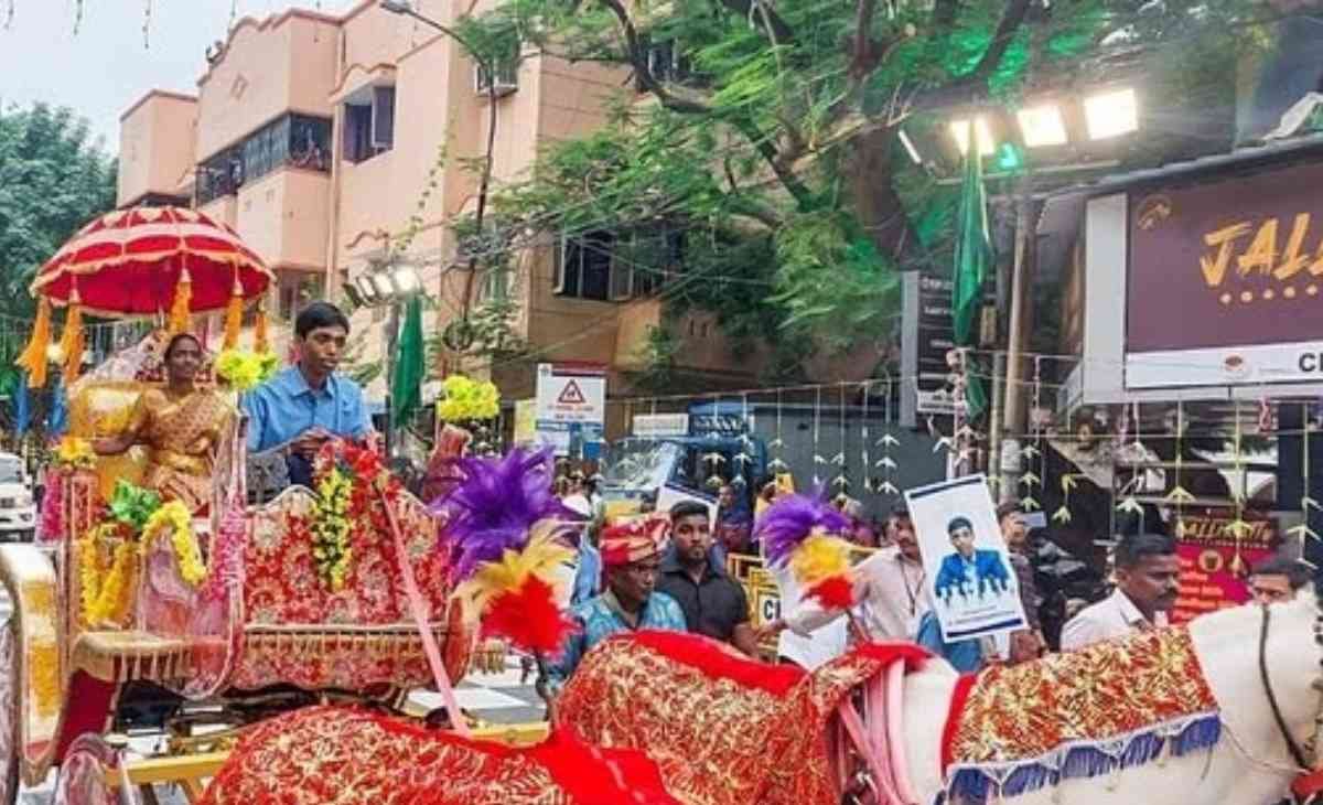 Indian chess player Pragyanand received grand welcome in school